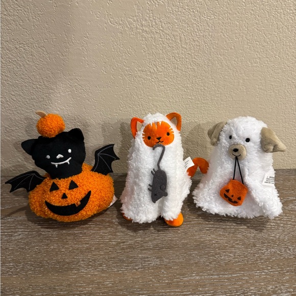 Target Bullseye Halloween Plush Ghost Kitty Cat with Mouse, Dog & Bat in Pumpkin - Picture 1 of 2